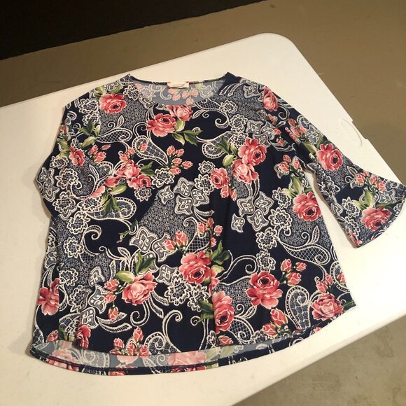 Exclusive One Blouse with bell sleeves, Size 1X - Picture 2 of 8